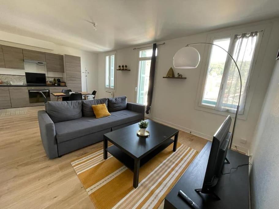 Appartement Avec Terrasse, Parking Gratuit Périgueux Zewnętrze zdjęcie